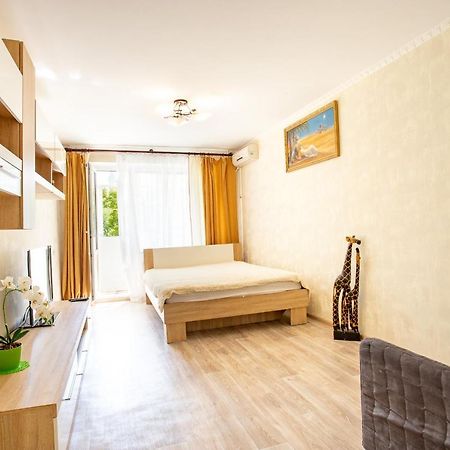 Apartment On Central Avenue-3 Slobodskaya Mikolajiv Kültér fotó
